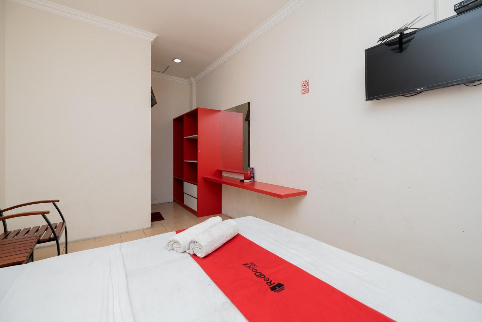 Reddoorz Plus @ Gunungsari Surabaya Kedurus Kültér fotó