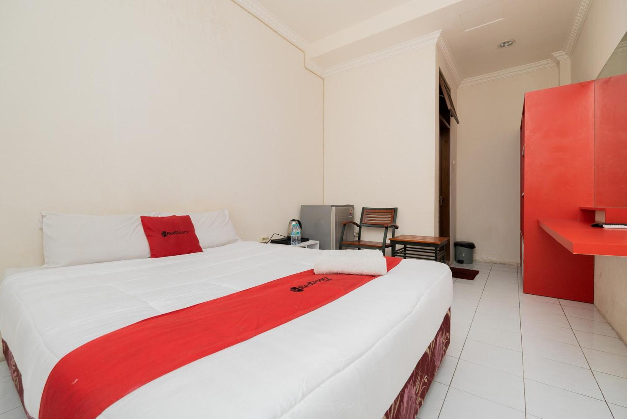Reddoorz Plus @ Gunungsari Surabaya Kedurus Kültér fotó