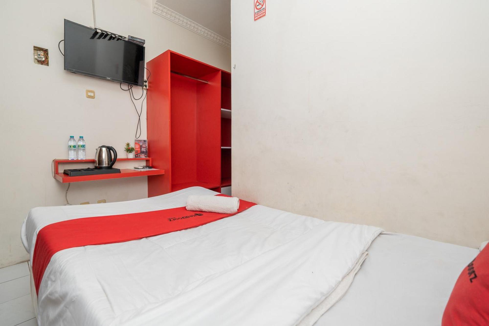 Reddoorz Plus @ Gunungsari Surabaya Kedurus Kültér fotó