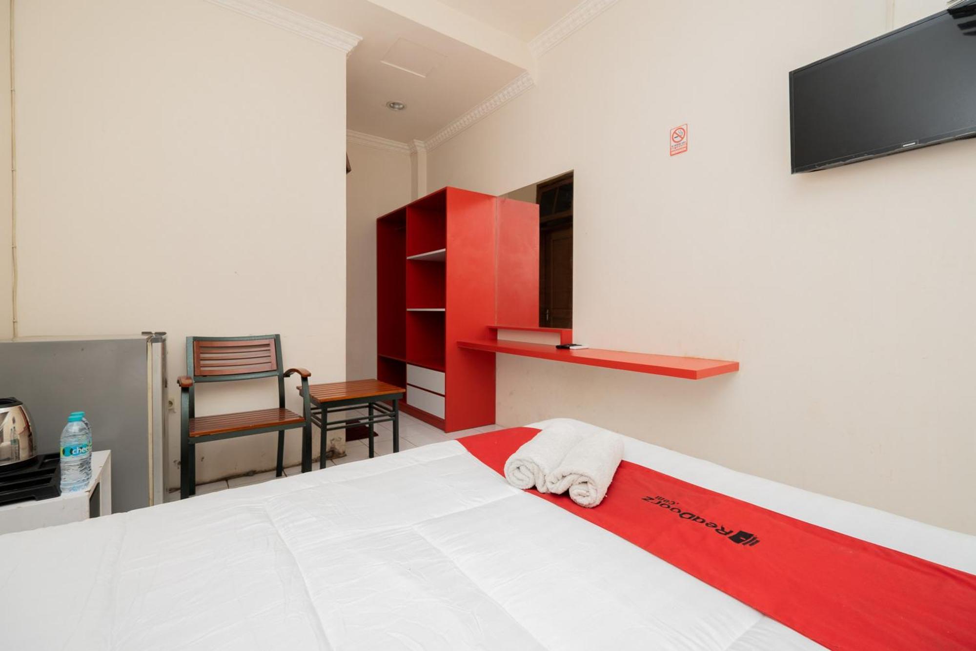 Reddoorz Plus @ Gunungsari Surabaya Kedurus Kültér fotó