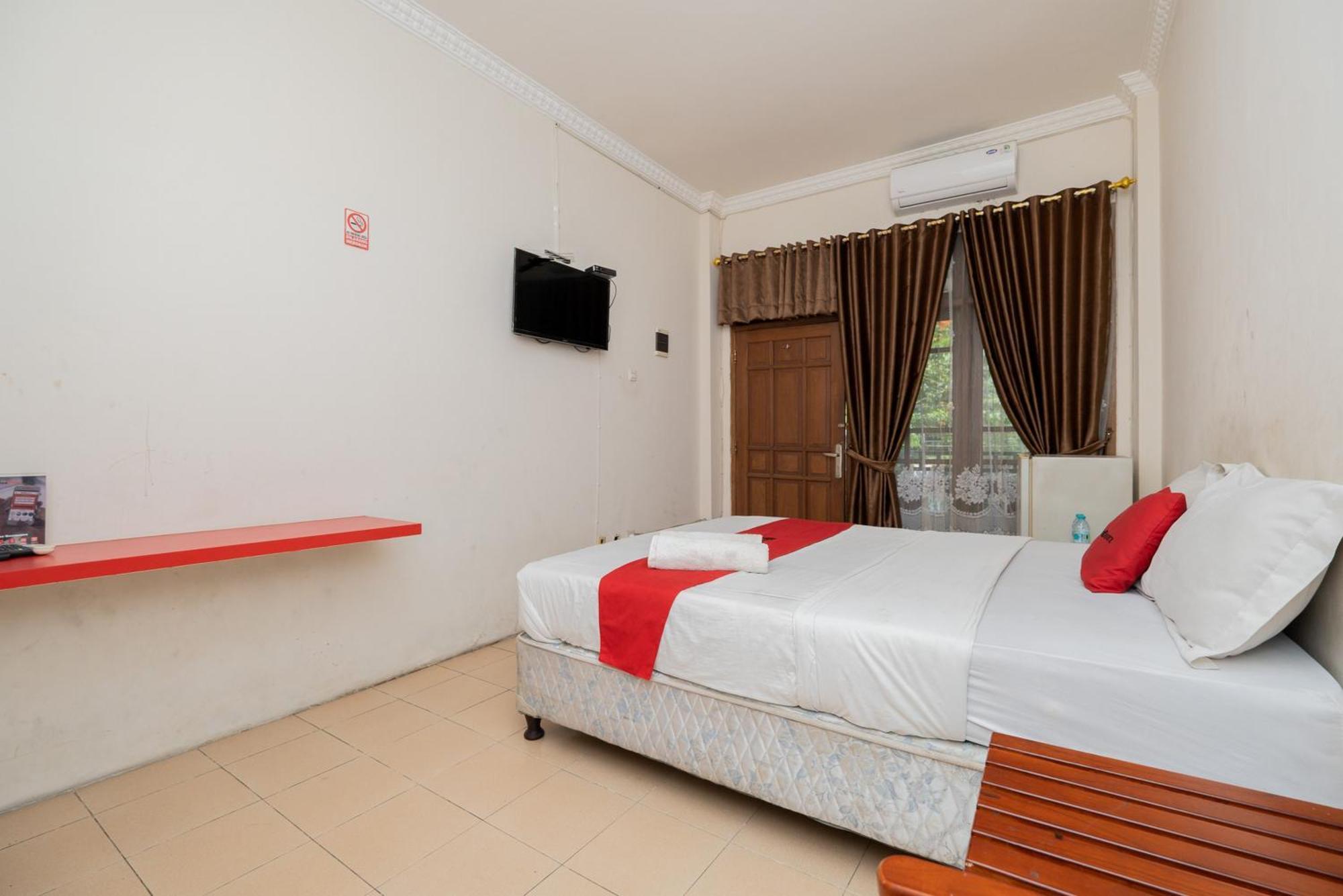 Reddoorz Plus @ Gunungsari Surabaya Kedurus Kültér fotó