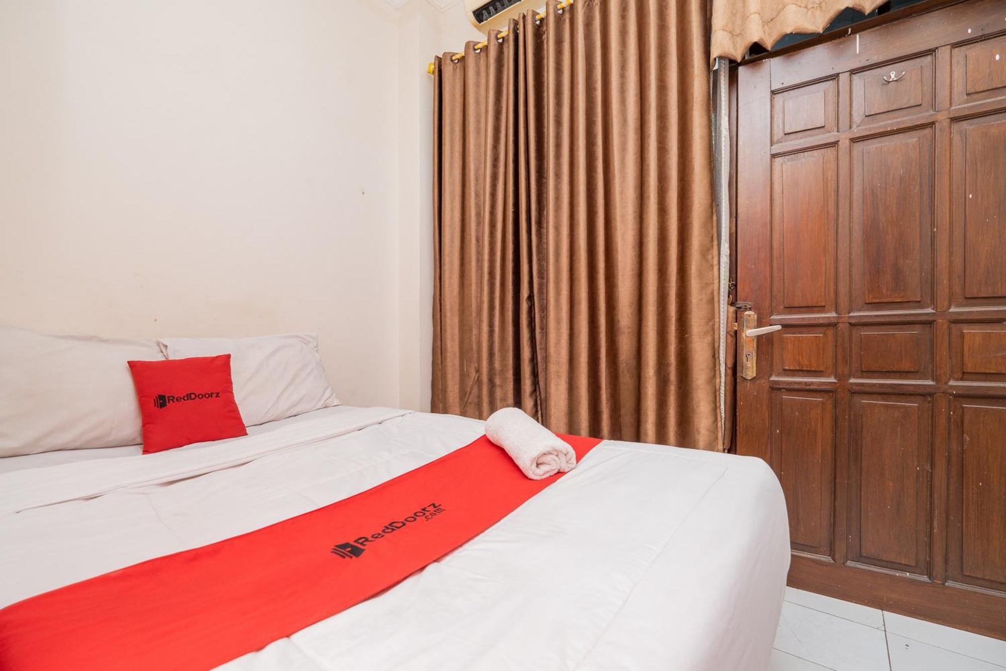 Reddoorz Plus @ Gunungsari Surabaya Kedurus Kültér fotó